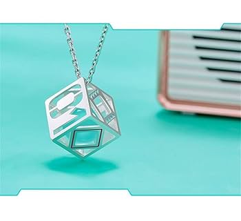 初音ミク　ペンダント　海外限定グッズ　正規品　925銀　人造水晶 Amazon.co.jp: ネックレス用初音ミク ペンダント用MIKU